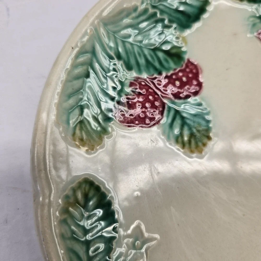 Antique Majolica Strawberry 8